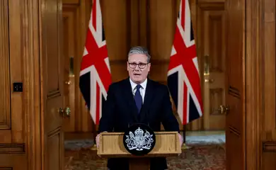 Britain's Prime Minister Keir Starmer delivers a statement inside No. 10 Downing Street on the day the cabinet was recalled to discuss the situation in Gaza, in London, Britain, July 29, 2025. REUTERS/Toby Melville/Pool