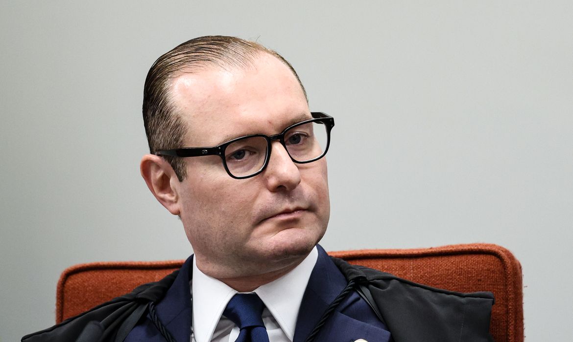 Marcelo Camargo/Agência Brasil Brasília (DF), 11/09/2025 - O ministro Cristiano Zanin durante sessão na Primeira Turma do Supremo Tribunal Federal (STF), que realiza o quinto dia de julgamento dos réus do Núcleo 1 da trama golpista, formado pelo ex-presidente Jair Bolsonaro e mais sete aliados. Foto: Marcelo Camargo/Agência Brasil