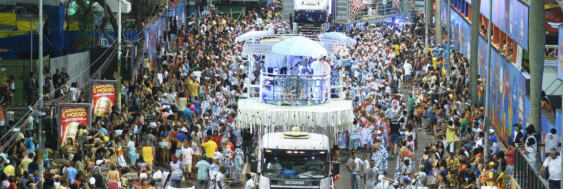 Cortejo Afro fez uma homenagem aos terreiros de candomblé em seu desfile em Salvador