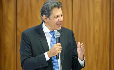 Brasília (DF) 18/03/2025 O ministro da Fazenda,  Fernando Haddad, durante assinatura do Projeto de Lei que prevê Isenção de Imposto de Renda (IR) para pessoas que recebem até R$ 5 mil por mês.  Foto: Fabio Rodrigues-Pozzebom/ Agência Brasil