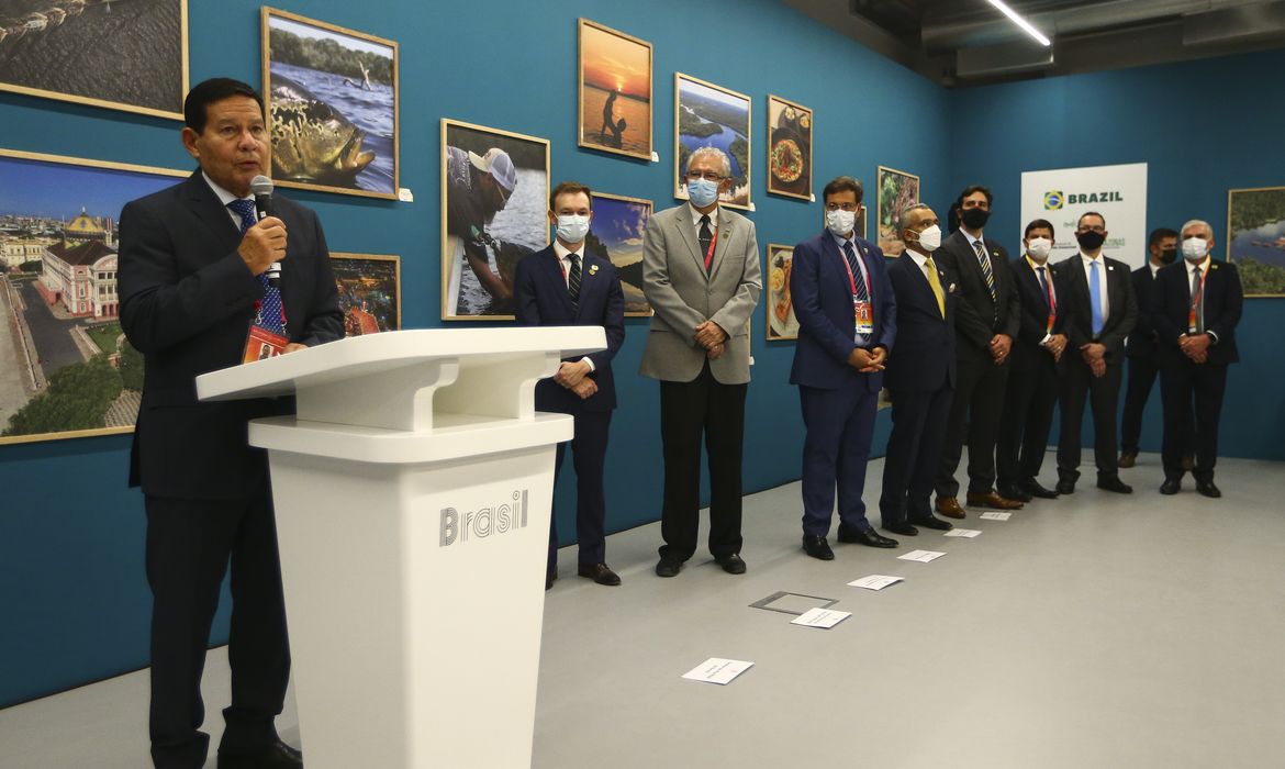 O vice-presidente Hamilton Mourão participa da abertura do Pavilhão Brasil, na Expo Dubai 2020.