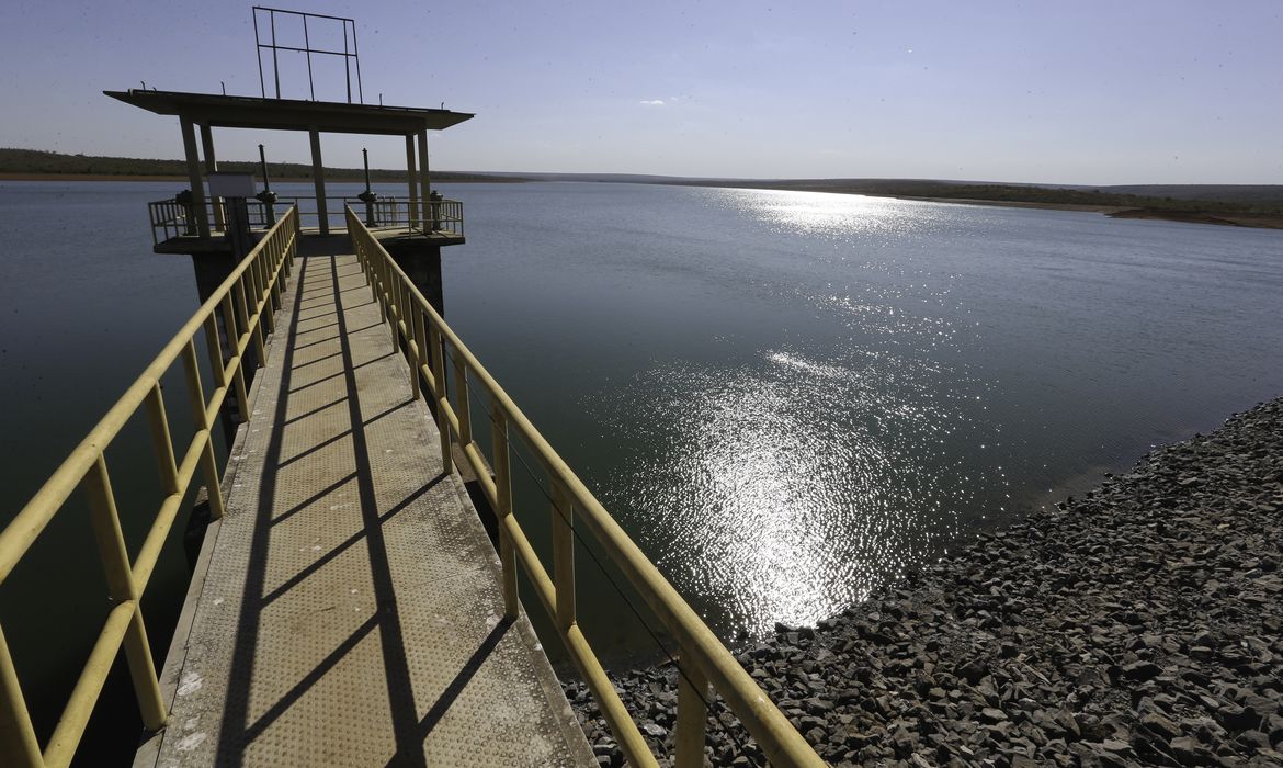 Brasília - Barragem de Santa Maria apresenta nível baixo de água (Fabio Rodrigues Pozzebom/Agência Brasil)