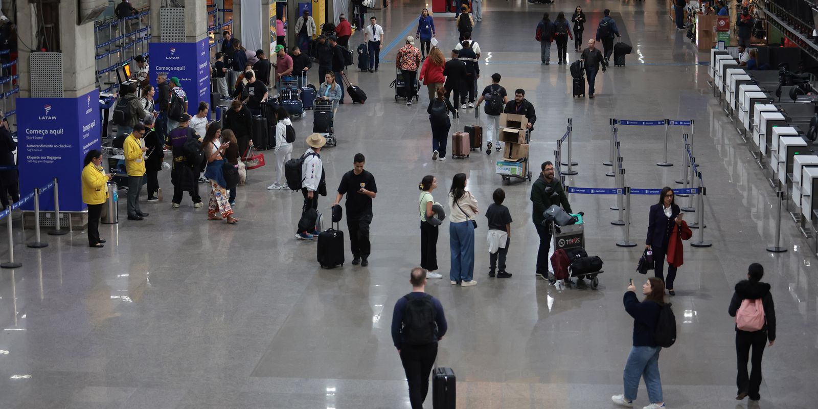 Turismo internacional no Brasil bate recorde em 2025