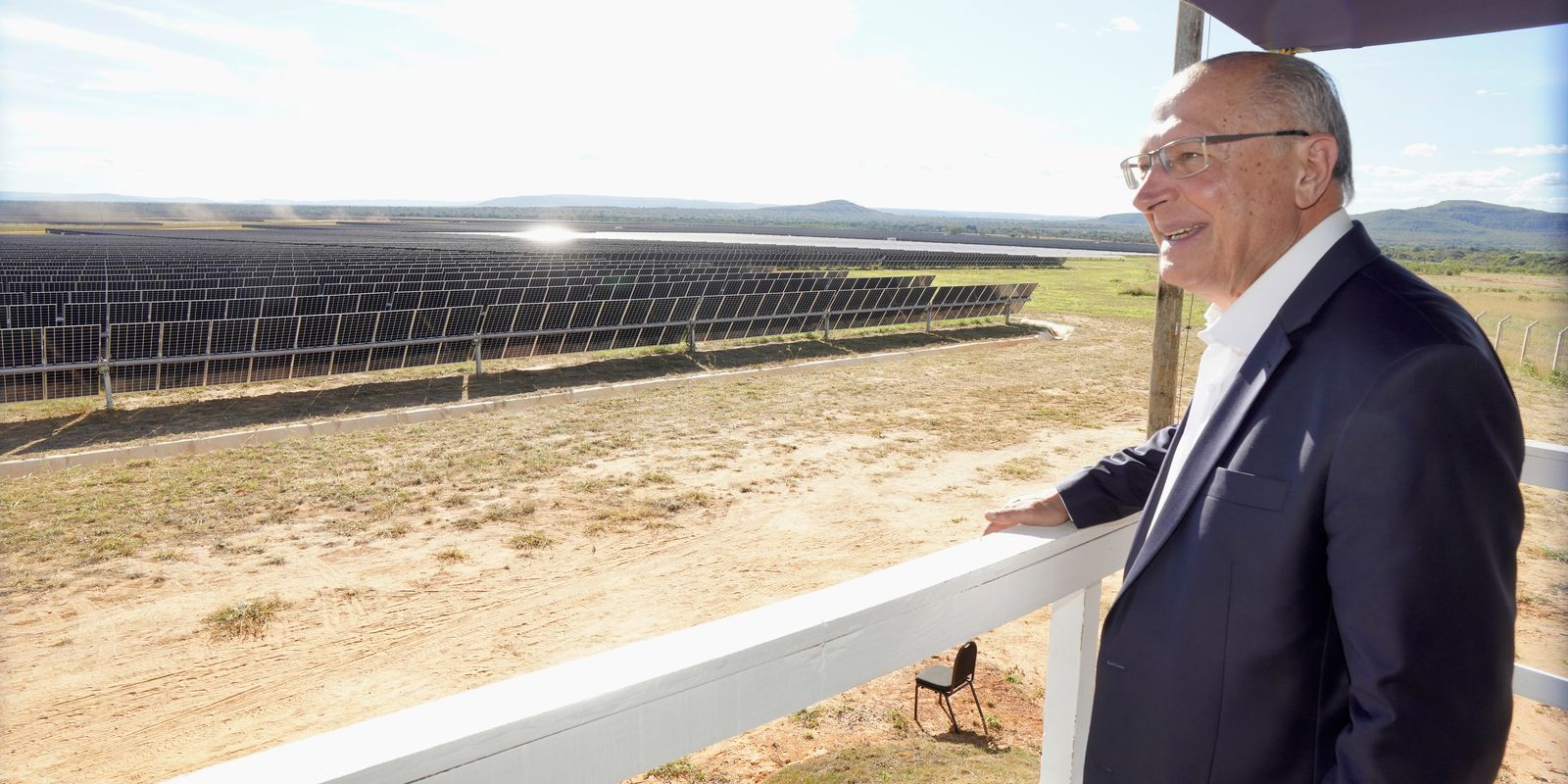 Novo parque solar em Minas Gerais pode abastecer 350 mil habitantes Novo parque solar em Minas Gerais pode abastecer 350 mil habitantes