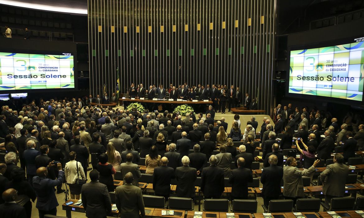 O presidente eleito Jair Bolsonaro, participa no Congresso Nacional da sessão solene em comemoração aos 30 anos da Constituição Federal.