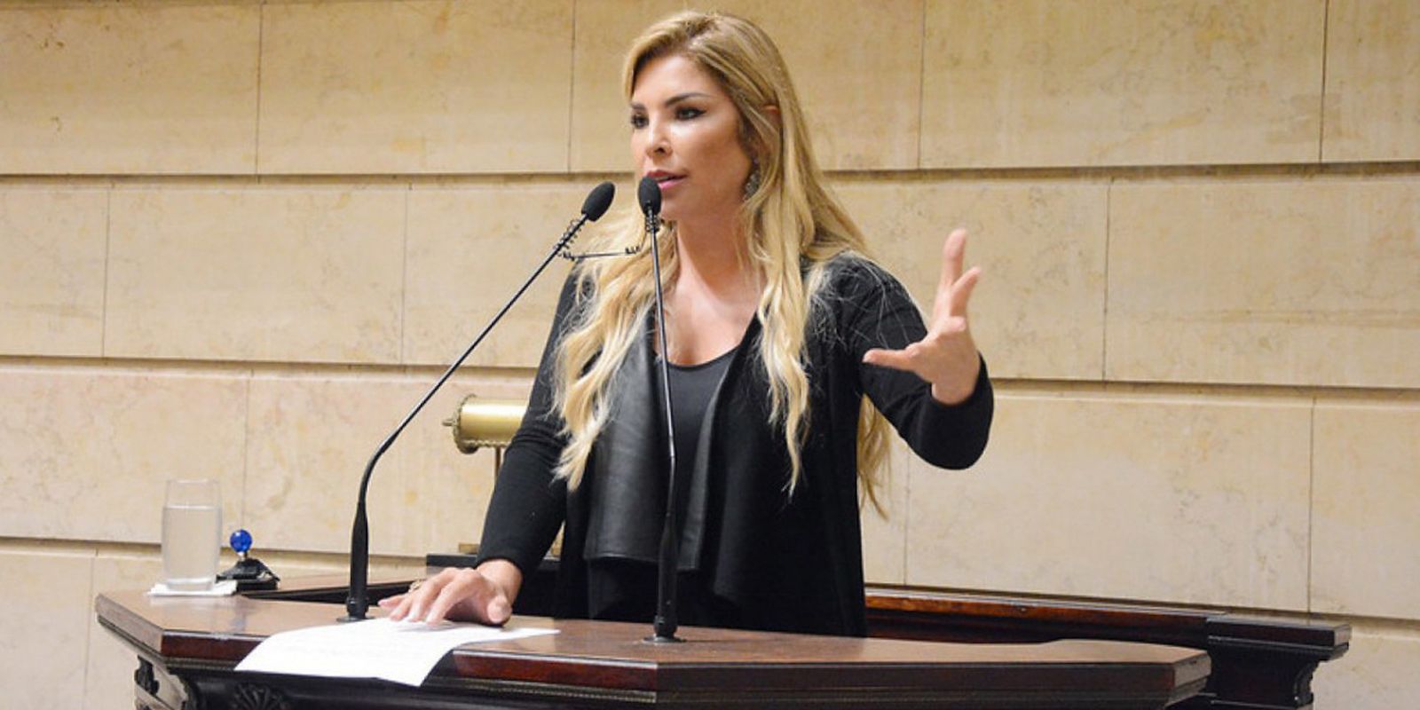 Ex-vereadora Veronica Costa é presa para cumprir pena por tortura