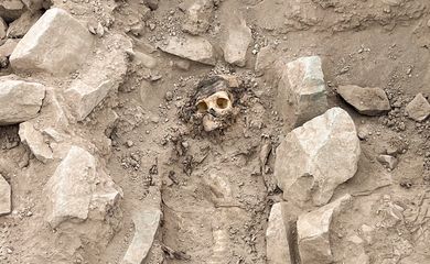 The remains of a mummy, believed to be from the Manchay culture which developed in the valleys of Lima between 1,500 and 1,000 BCE, are pictured at the excavation site of a pre-Hispanic burial, in Lima, Peru June 14, 2023. REUTERS/Anthony Marina NO RESALES. NO ARCHIVES