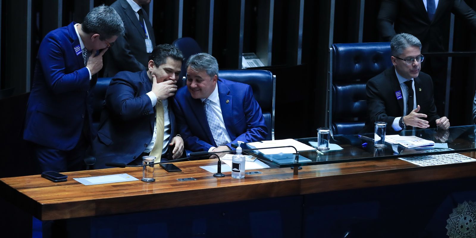 Senado aprova projeto que cria medidas emergenciais para exportadores