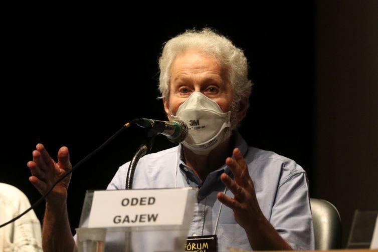 Odej Grajew participates in the Convergence Panel of the World Social Forum