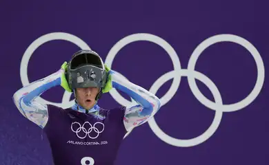 Vladyslav Heraskevych durante treino
 11/2/2026     REUTERS/Athit Perawongmetha