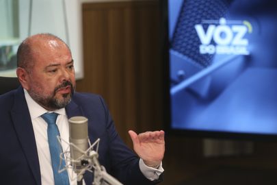 O ministro do Trabalho e Previdência José Carlos Oliveira é o entrevistado no programa,A Voz do Brasil
