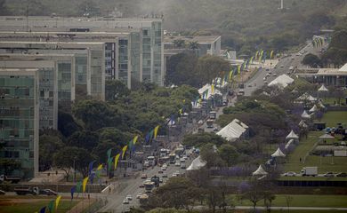 Brasília (DF) - 05/09/2023 - Vista da Esplanada dos Ministérios preparada para receber o desfile de 7 de setembro
Foto: Joédson Alves/Agência Brasil