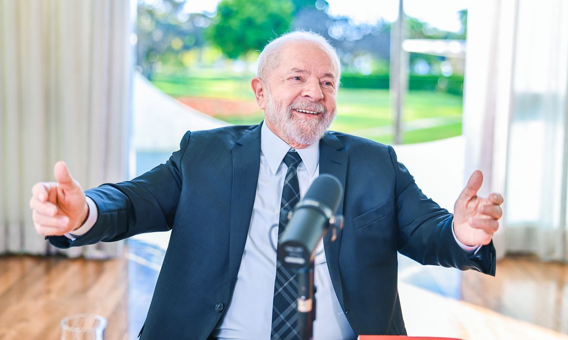 Brasília (DF, 15.06.2023 - Presidente da República, Luiz Inácio Lula da Silva concede entrevista para rádios no Palácio da Alvorada. Brasília - DF. Foto: Ricardo Stuckert/PR