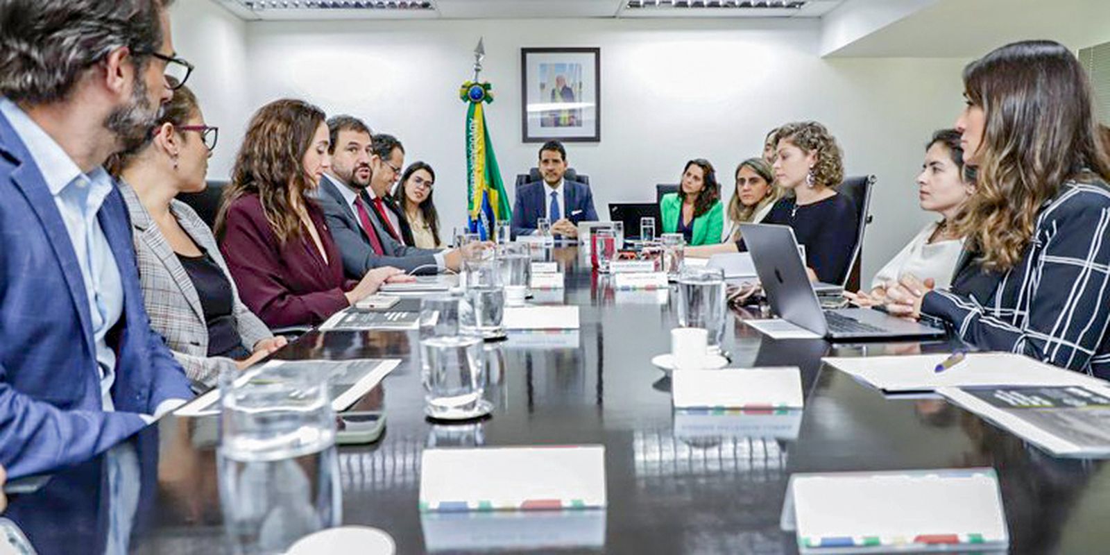 AGU anuncia acordo com plataforma para combater desinformação sobre RS