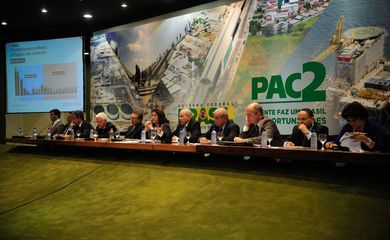 Brasília - Ministros da área econômica do governo anunciam os resultados do balanço de três anos do Programa de Aceleração do Crescimento (PAC 2) (Marcelo Camargo/Agência Brasil)