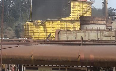Explosão em um gasômetro da Usina de Ipatinga, em Minas Gerais.