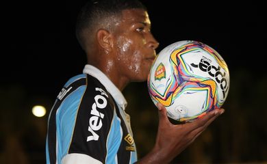 O meia-atacante Bruno Martins, autor do segundo gol da vitória do Grêmio, na vitória por 2 xo sobre o Albion, do Uruguai