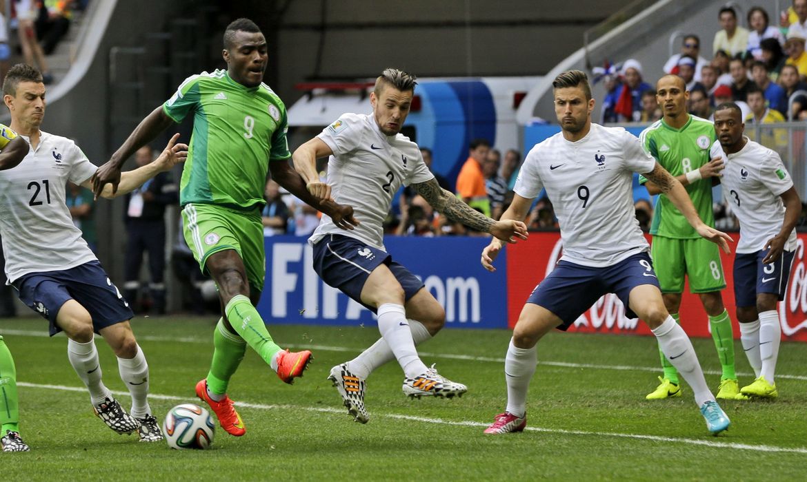 FRANÇA VENCE NIGÉRIA - 