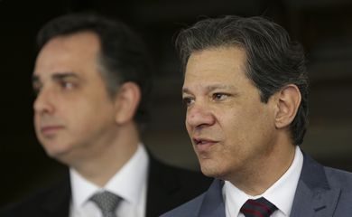 Brasília (DF), 11/07/2023 - O presidente do Senado, Rodrigo Pacheco, e o ministro da Fazenda, Fernando Haddad, durante coletiva após reunião para tratar da tramitação da reforma tributária no Senado. Foto: Marcelo Camargo/Agência Brasil