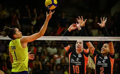 13/12/2025 - Mundial de Clubes de vôlei feminino. Osasco e Praia perdem e decidem 3º lugar no Mundial de vôlei feminino. Foto: FIVB/Divulgação