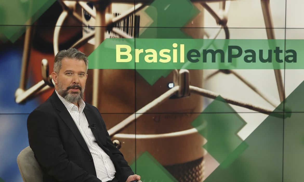 Secretário de radiofusão do ministério das comunicações do Ministério de Ciência e Tecnologia, Maximiliano Martinhão, é o entrevistado do programa Brasil em Pauta.