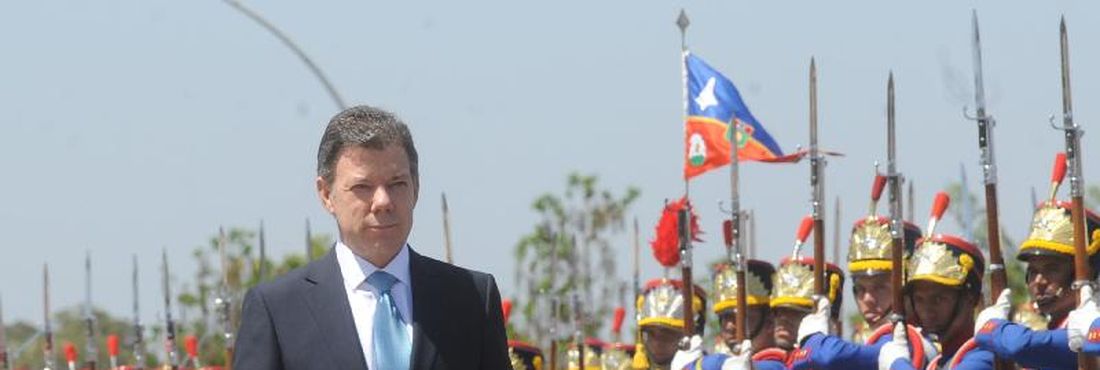 Mesmo com ameaça de morte, o presidente da Colômbia, Juan Manuel Santos, disse estar disposto a buscar a paz e o fim do conflito