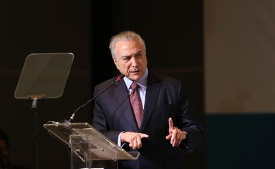 Brasília - Presidente Michel Temer discursa na abertura do 28º Congresso Aço Brasil, no Centro Internacional de Convenções do Brasil (Valter Campanato/Agência Brasil)