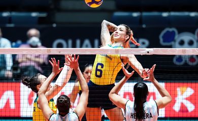 16/09/2023, Seleção Brasileira de vólei feminino faz 3 a 0 no começo da caminha rumo à Paris 2024. Foto: FIVB/Divulgação