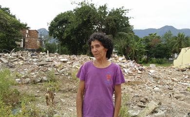 Rio de Janeiro - Maria da Penha Macena teve a casa demolida, mas continuou na comunidade da Vila Autódromo (Akemi Nitahara/Agência Brasil)