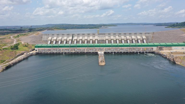 A Usina Hidrelétrica de Belo Monte é uma usina hidrelétrica brasileira da bacia do Rio Xingu, próximo ao município de Altamira, no norte do estado Pará