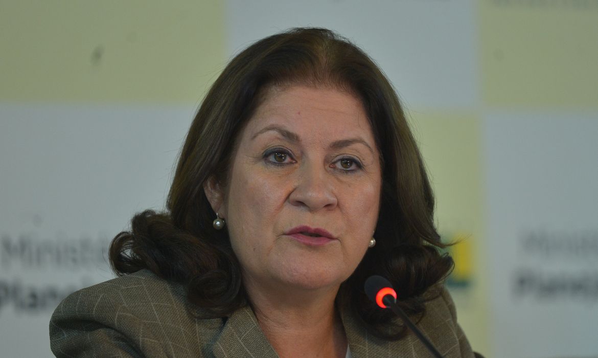 A ministra do Planejamento, Miriam Belchior, divulga informações sobre o Projeto de Lei de Diretrizes Orçamentárias para 2015 (PLDO 2015) (Elza Fiúza/Agência Brasil)