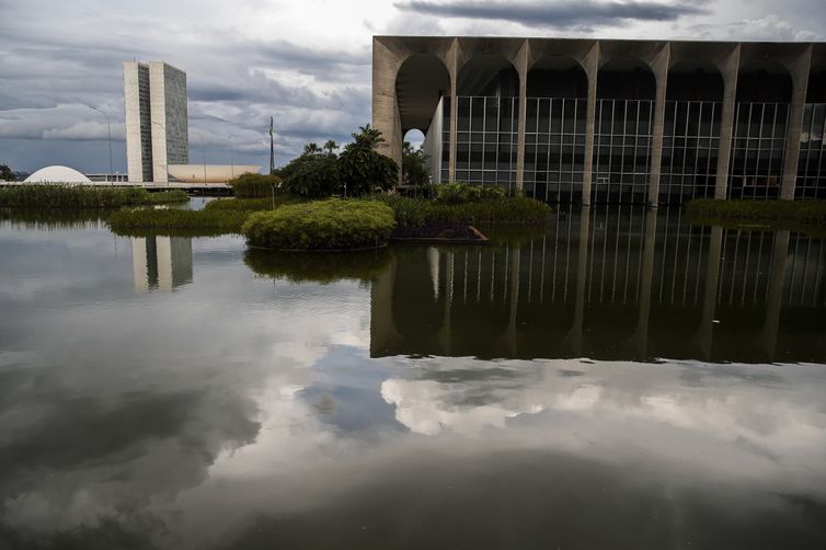 Brasil desiste de disputa sobre subsídios comerciais do Canadá na OMC