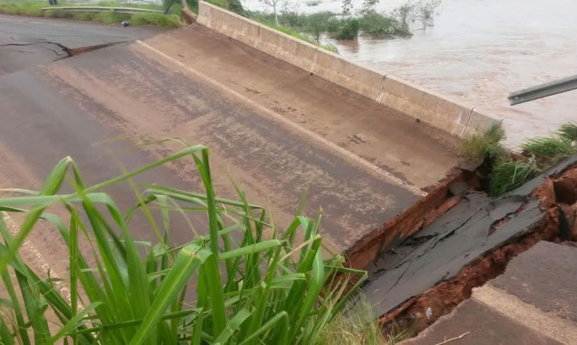 Enchente causa estragos em Mato Grosso do Sul - Defesa_Civil_ms.jpg