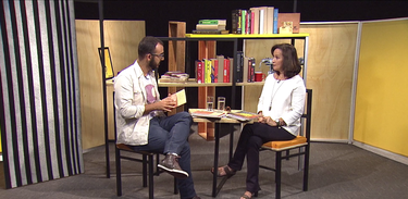Raphael Montes conversa com a escritora e jornalista Luciana Savaget