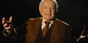 Othon Bastos estrela a peça solo "Não me entrego, não!"