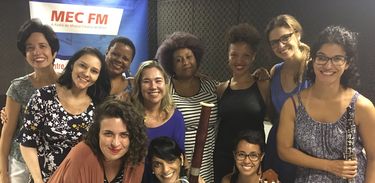Equipe de gravação do ANTENA MEC FM especial sobre o Dia Internacional das Mulheres 