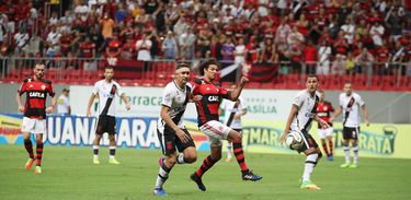 No último encontro entre as duas equipes, Vasco e Flamengo empataram em dois a dois