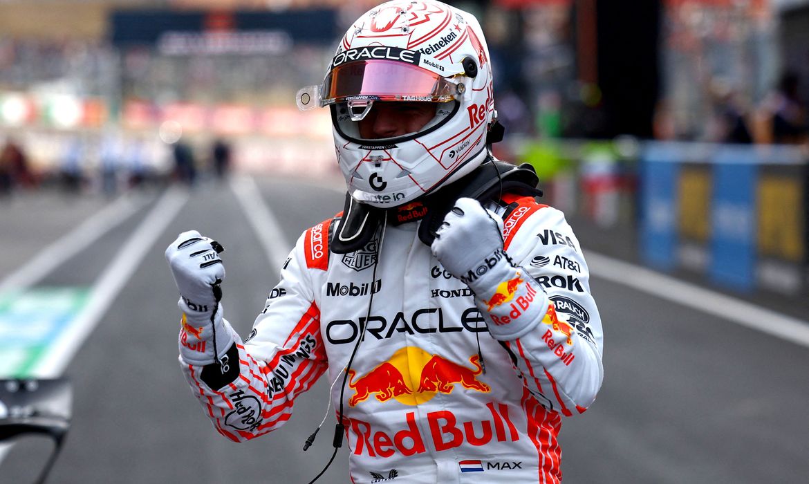 Formula One F1 - Japanese Grand Prix - Suzuka Circuit, Suzuka, Japan - April 5, 2025 Red Bull's Max Verstappen celebrates after qualifying in pole position REUTERS/Issei Kato     TPX IMAGES OF THE DAY