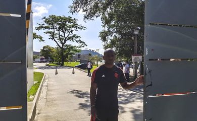 Incêndio no centro de treinamento do Flamengo deixa dez mortos 