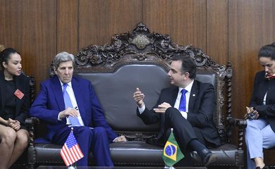 Brasília (DF), 28.02.2023 - Presidente do Senado Federal, senador Rodrigo Pacheco (PSD-MG), recebe o enviado especial da presidência dos Estados Unidos da América (EUA) para Assuntos de Clima, John Kerry, para discutir questões climáticas. Foto: