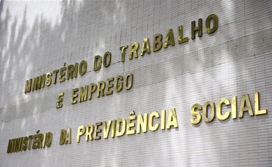 Brasília (DF), 10/04/2023 - Fachada do ministério do Trabalho e Emprego e do ministério da Previdência Social.