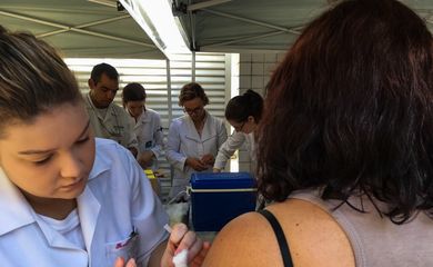 Vacinação contra febre amarela no Rio