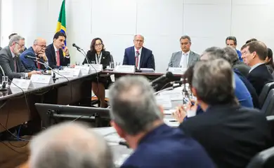 Brasília (DF), 15/07/2025 - Vice-presidente Geraldo Alckmin (c), participa da reunião do comitê de negociação realiza primeiras reuniões para discutir medidas à tarifa de 50% dos EUA. Reunião com setores industriais que têm mais relação de comércio exterior com os EUA.
Foto: Lula Marques/Agência Brasil