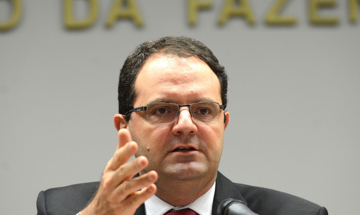Ministro da Fazenda, Nelson Barbosa, explica proposta de readequação da meta fiscal para 2016