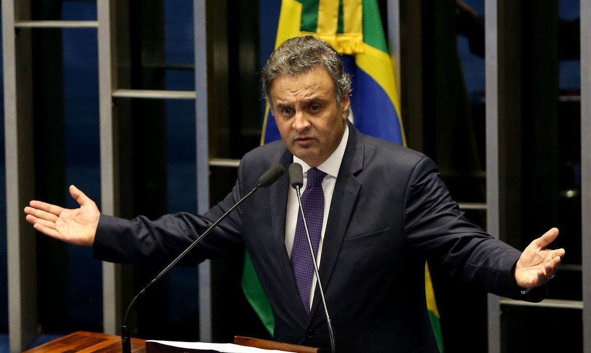 Brasília - Aécio Neves se defende das acusações de ter recebido propina da Odebrecht em uma conta bancária em Nova York (Wilson Dias/Agência Brasil)