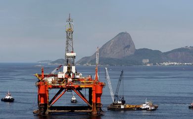 FILE PHOTO: FILE PHOTO: A Petrobras Oil platform is seen at Guabanara bay in Rio de Janeiro.
Foto: Bruno Domingos/Reuters/Arquivo