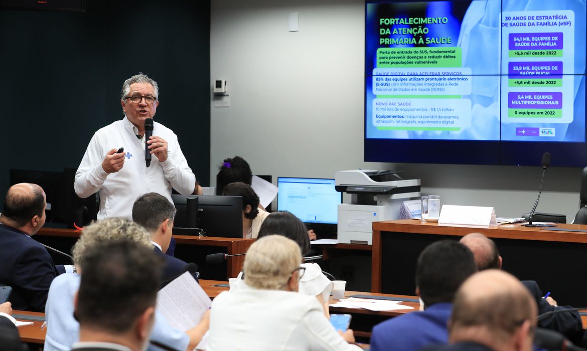 Brasília (DF), 11/06/2025  - O ministro da Saúde, Alexandre Padilha, fala sobre planejamento e prioridades da pasta  em audiência pública conjunta de duas comissões da Câmara dos Deputados. Foto: Lula Marques/Agência Brasil