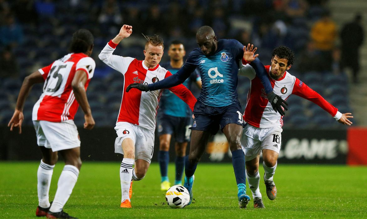 O jogador Moussa Marega em ação contra o Feyenoord pela Liga Europa em dezembro de 2019.