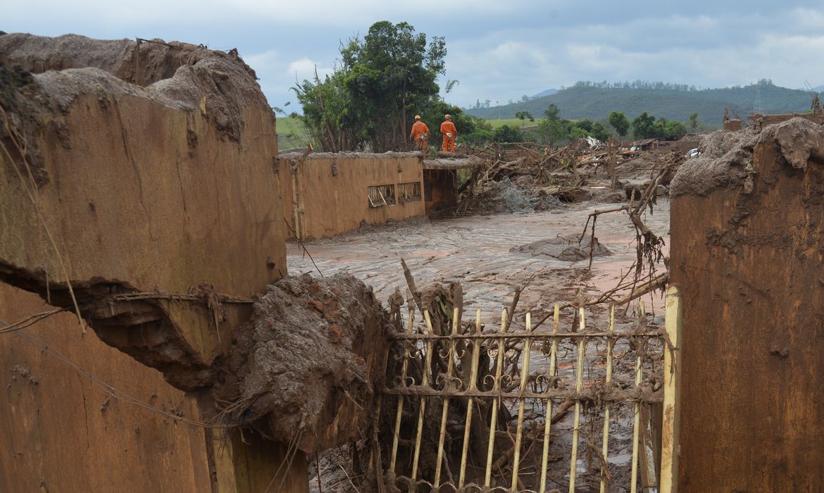 Mariana (MG) - Distrito de Bento Rodrigues, em Mariana (MG), atingido pelo rompimento de duas barragens de rejeitos da mineradora Samarco (Antonio Cruz/Agência Brasil)