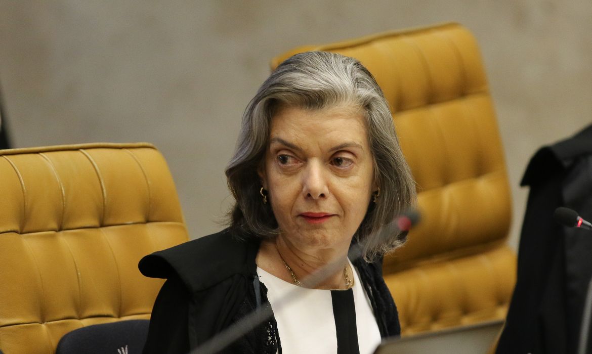 Ministra Carmem Lúcia,durante sessão de julgamento sobre a constitucionalidade da execução provisória de condenações criminais, conhecida como prisão após segunda instância
